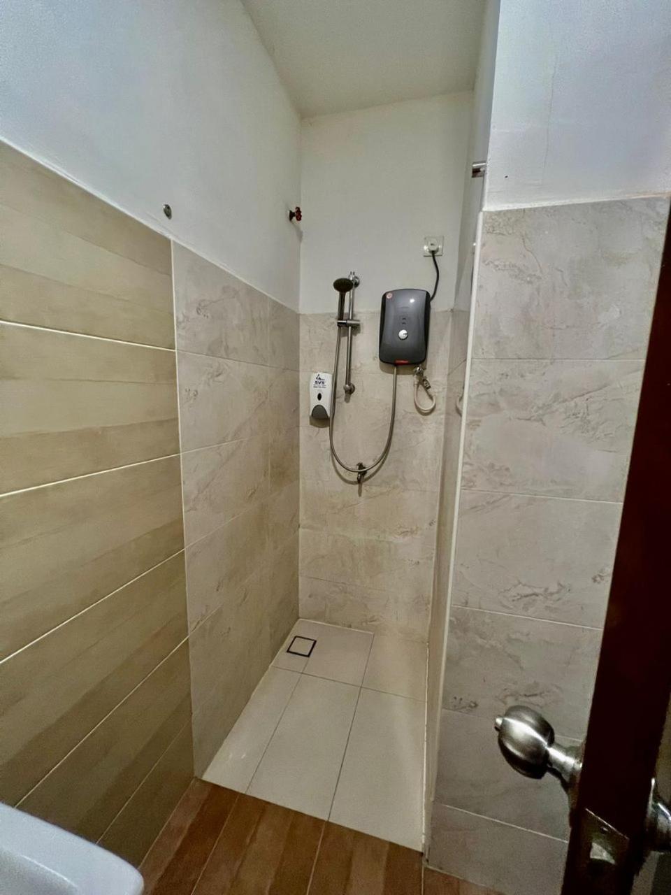 Golden Leaf Boutique Hotel Nusa Idaman Formerly Known As Ariana Hotel Johor Bahru Buitenkant foto