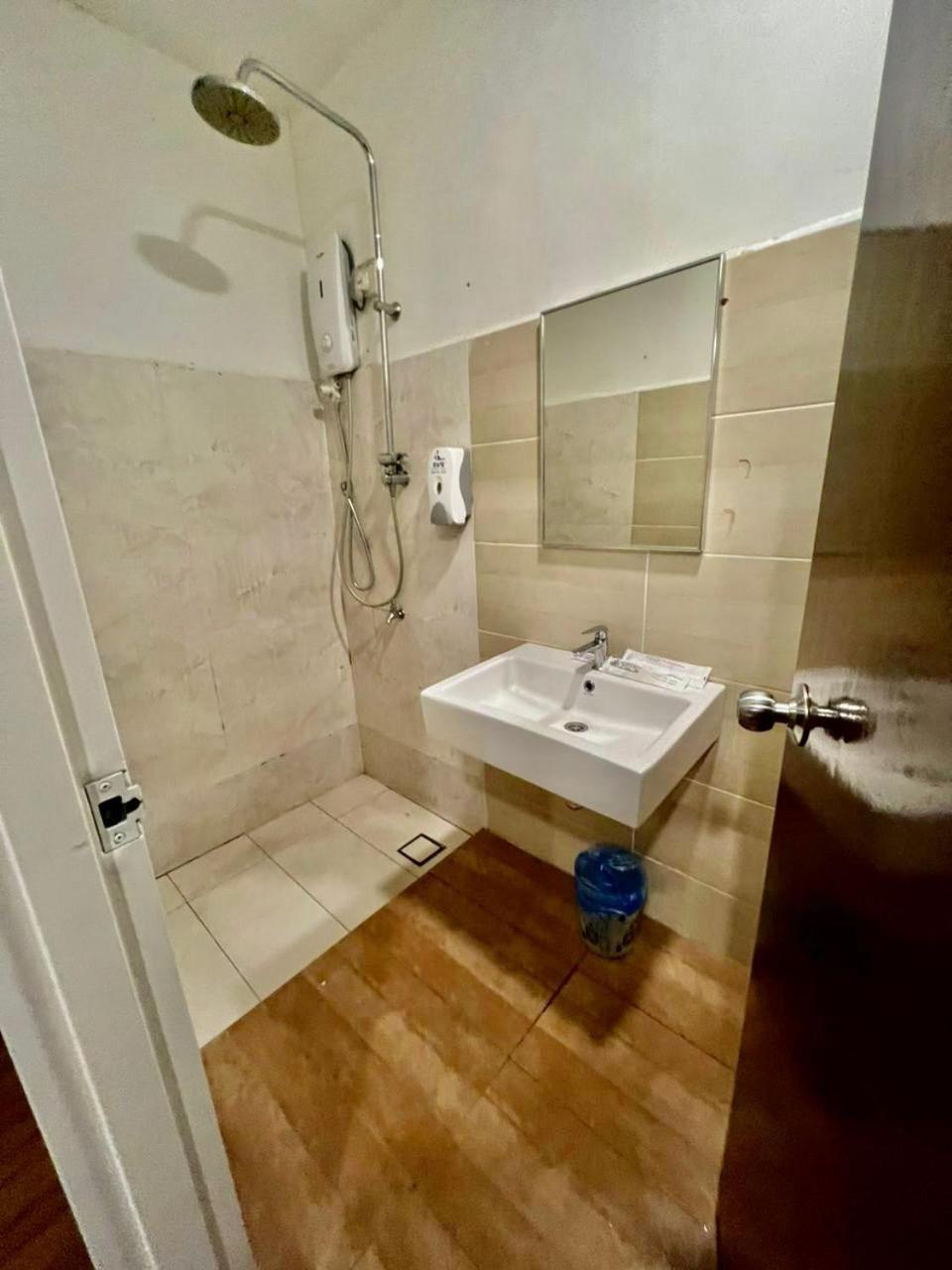 Golden Leaf Boutique Hotel Nusa Idaman Formerly Known As Ariana Hotel Johor Bahru Buitenkant foto