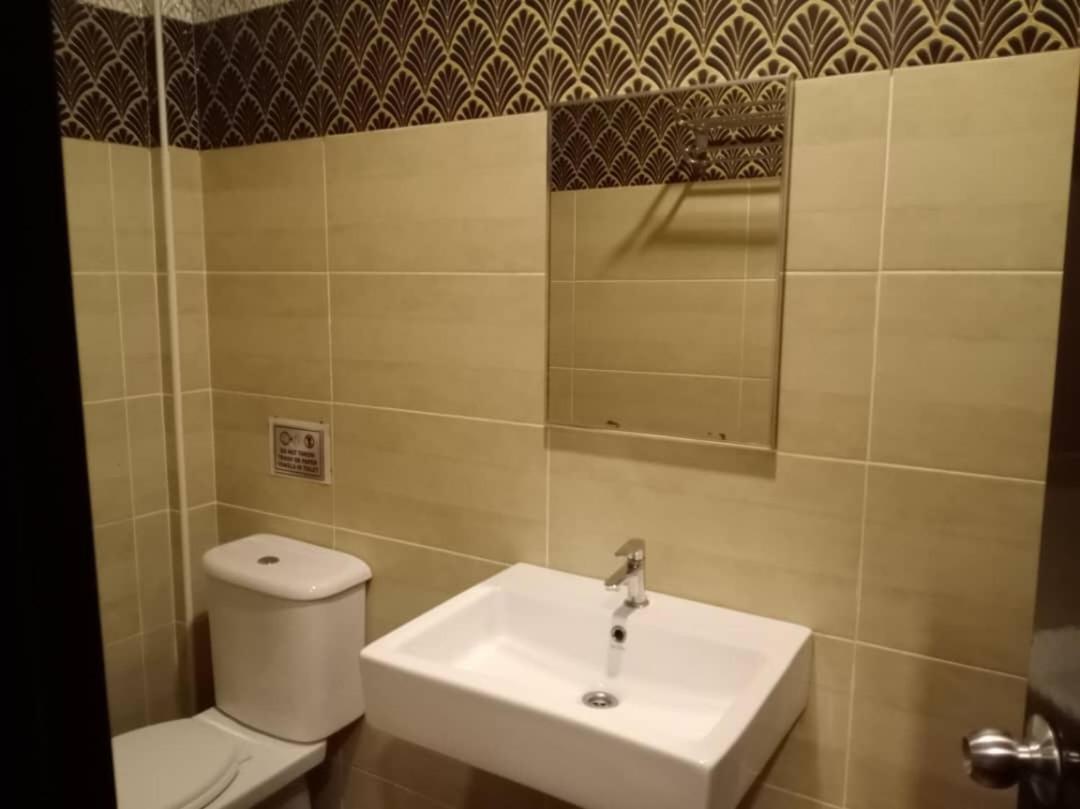 Golden Leaf Boutique Hotel Nusa Idaman Formerly Known As Ariana Hotel Johor Bahru Buitenkant foto