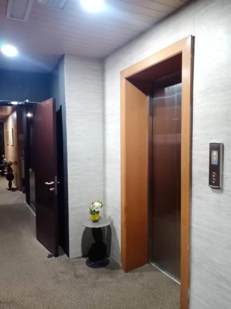 Golden Leaf Boutique Hotel Nusa Idaman Formerly Known As Ariana Hotel Johor Bahru Buitenkant foto